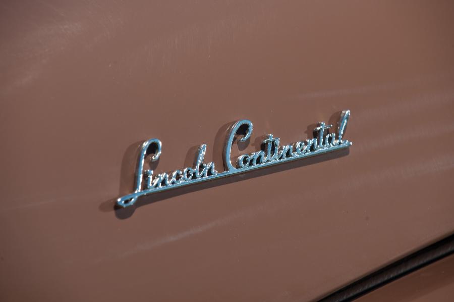  Lincoln Continental Cabriolet 1942 года  (фото 27 из 34)